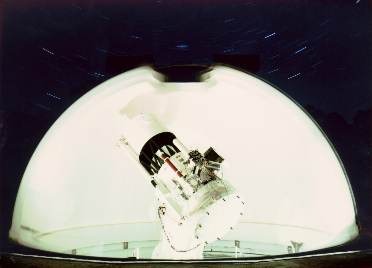 Mt Canopus telescope at night